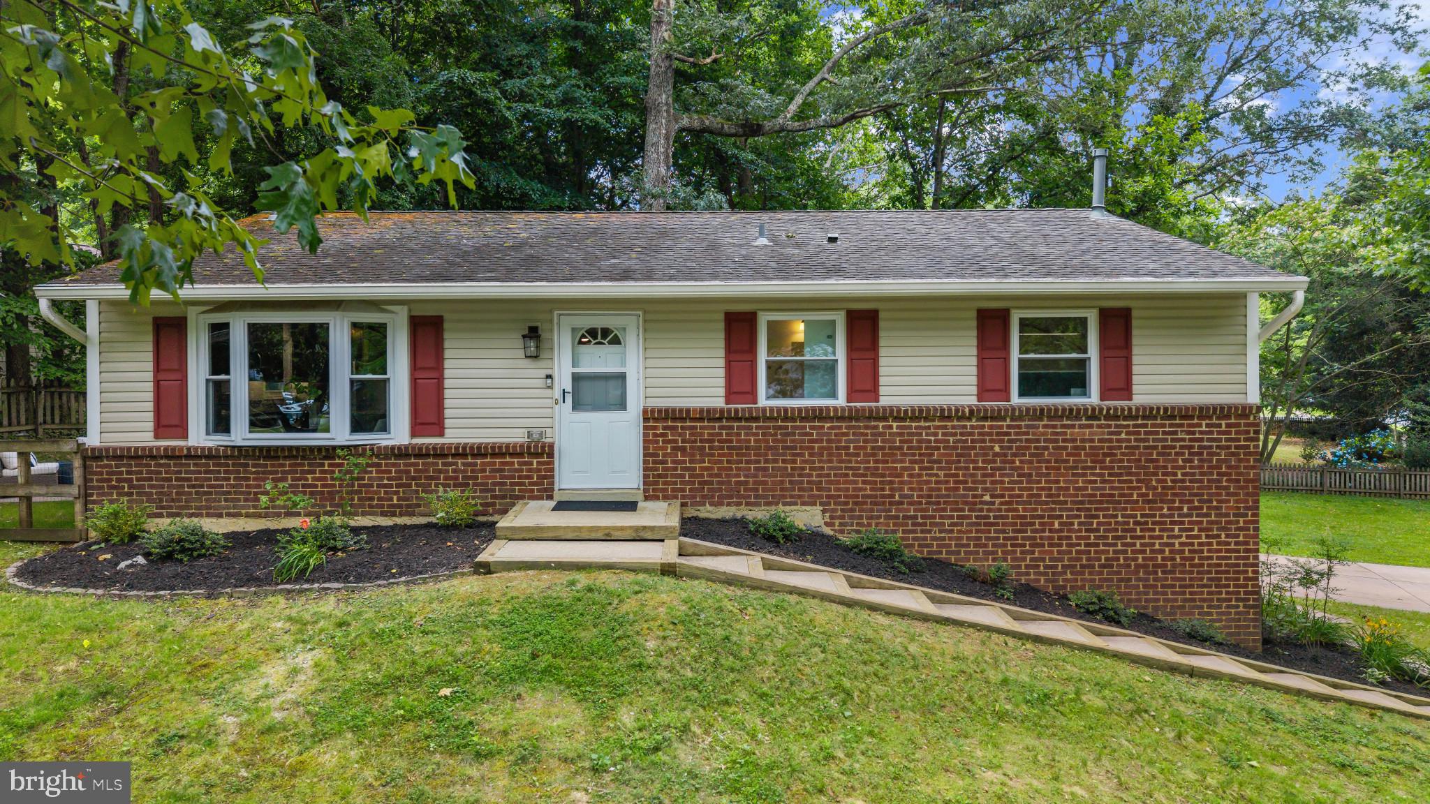 ROLLING KNOLLS - Residential