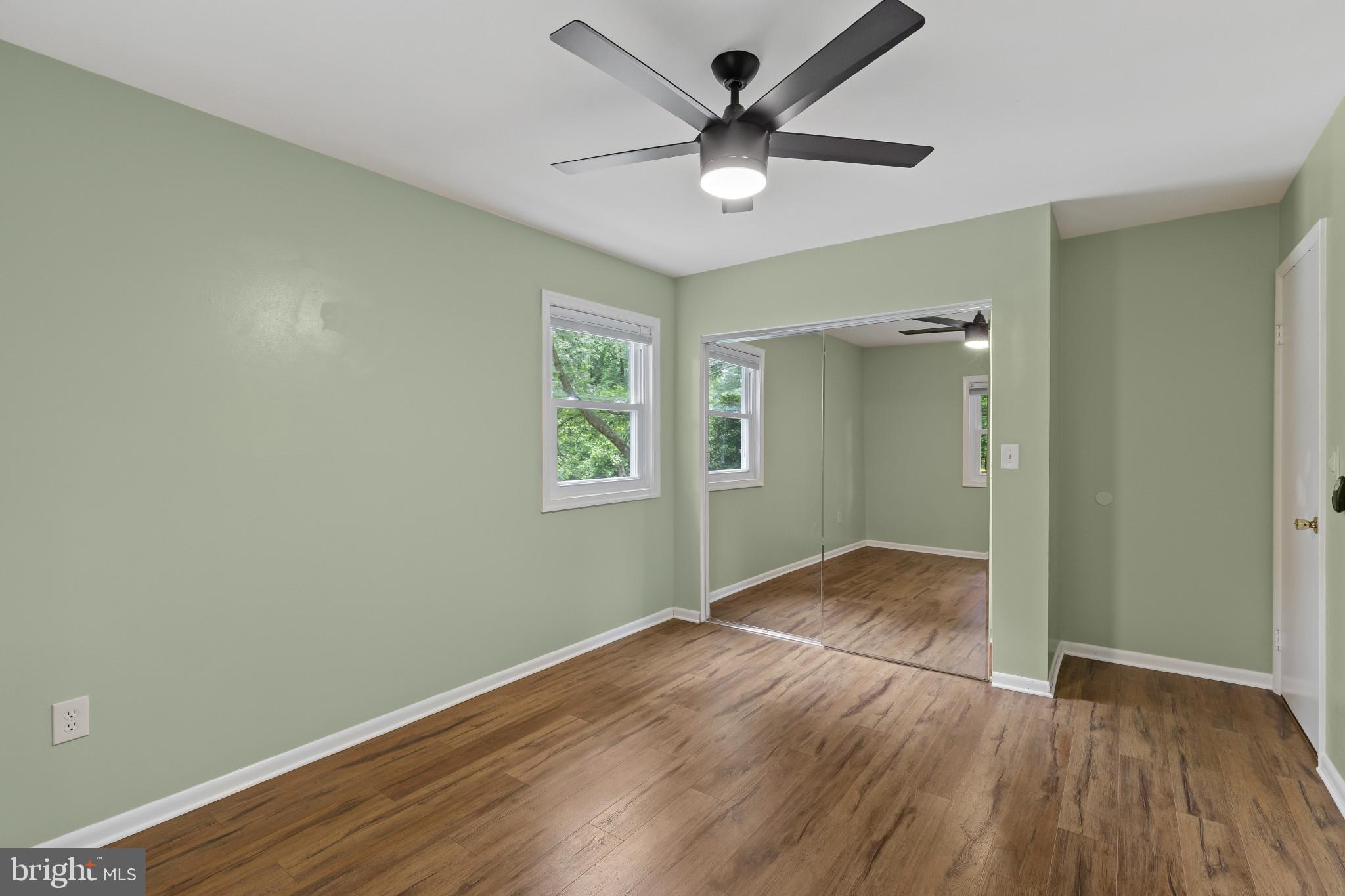 ROLLING KNOLLS - Residential