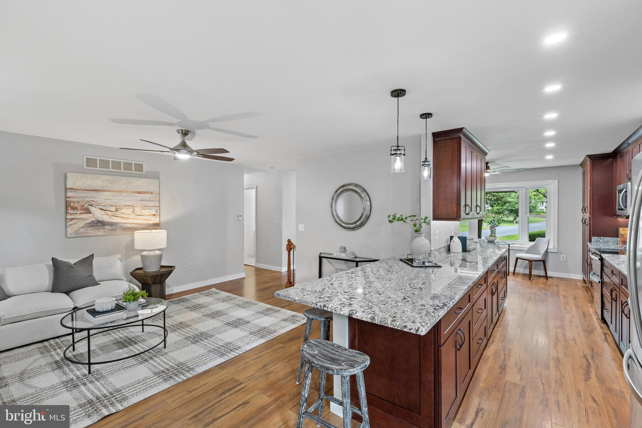 ROLLING KNOLLS - Residential