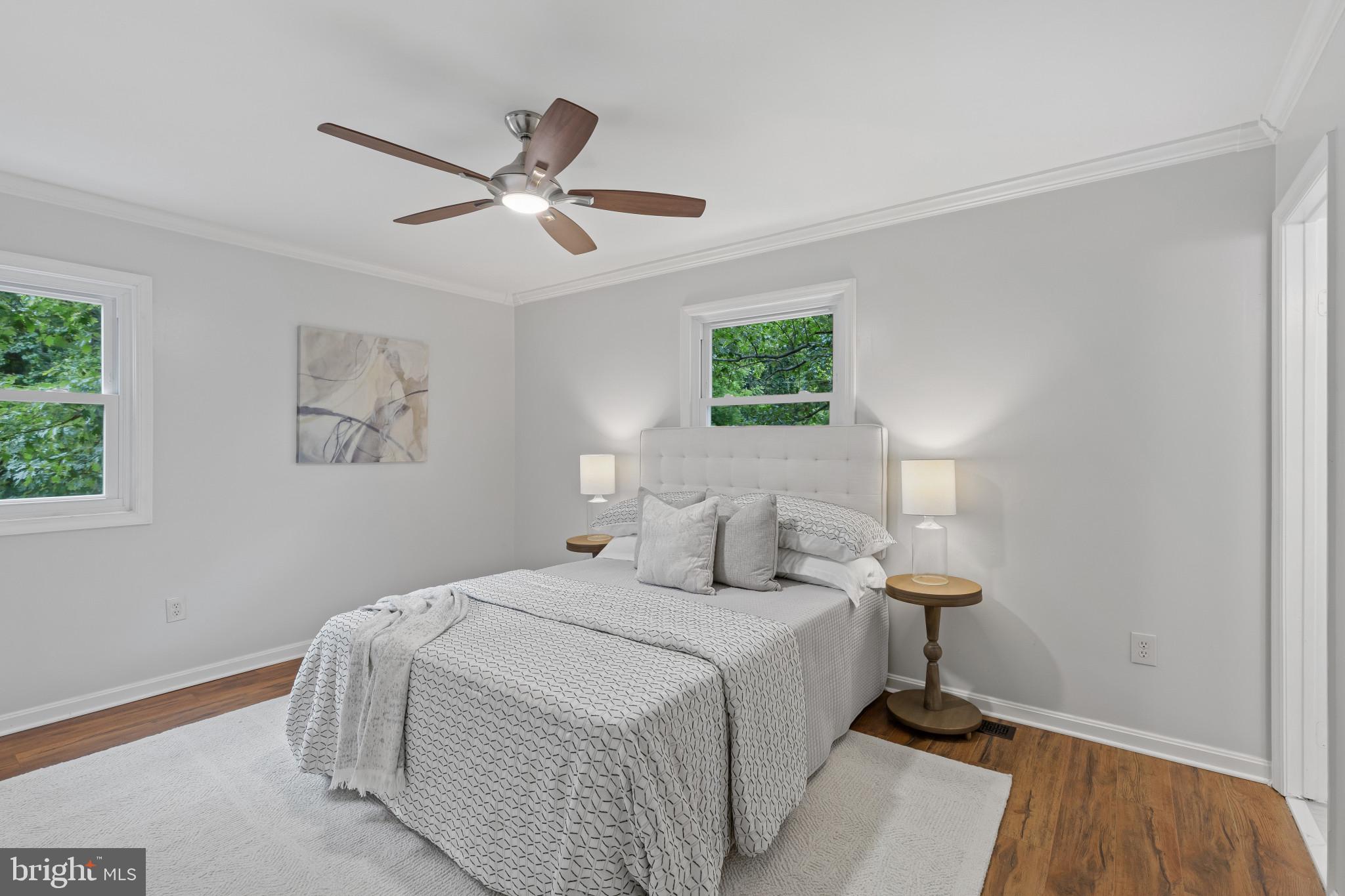ROLLING KNOLLS - Residential