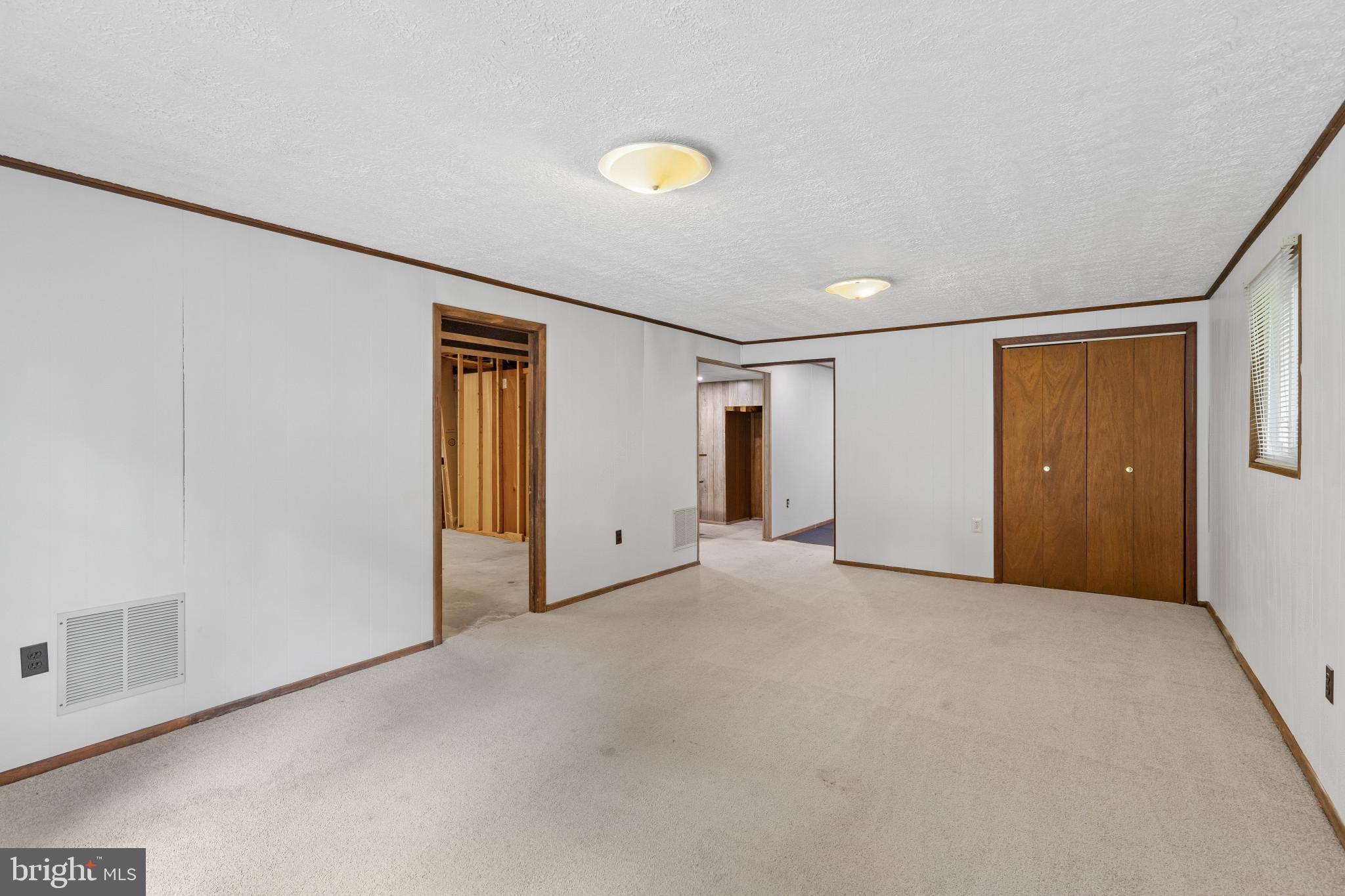 ROLLING KNOLLS - Residential
