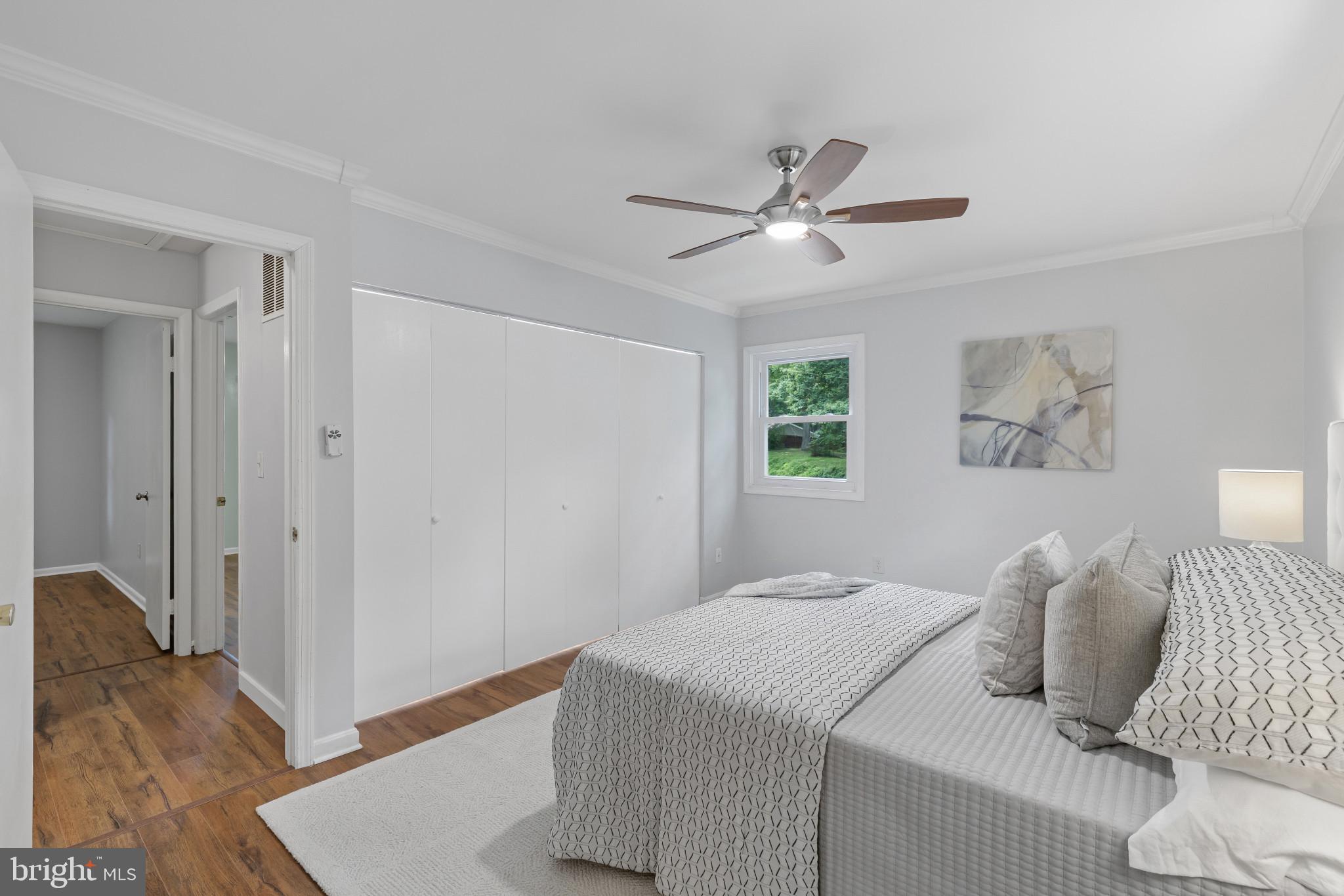 ROLLING KNOLLS - Residential