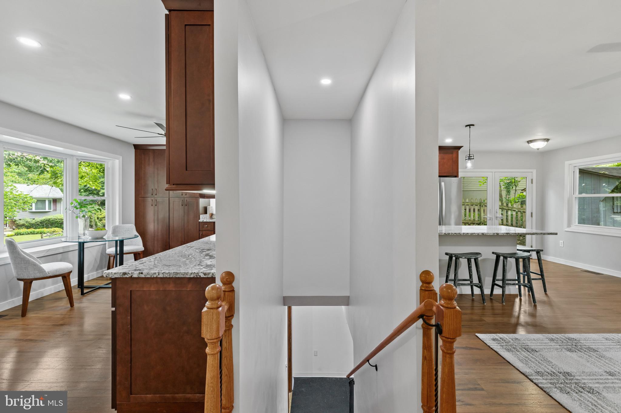 ROLLING KNOLLS - Residential