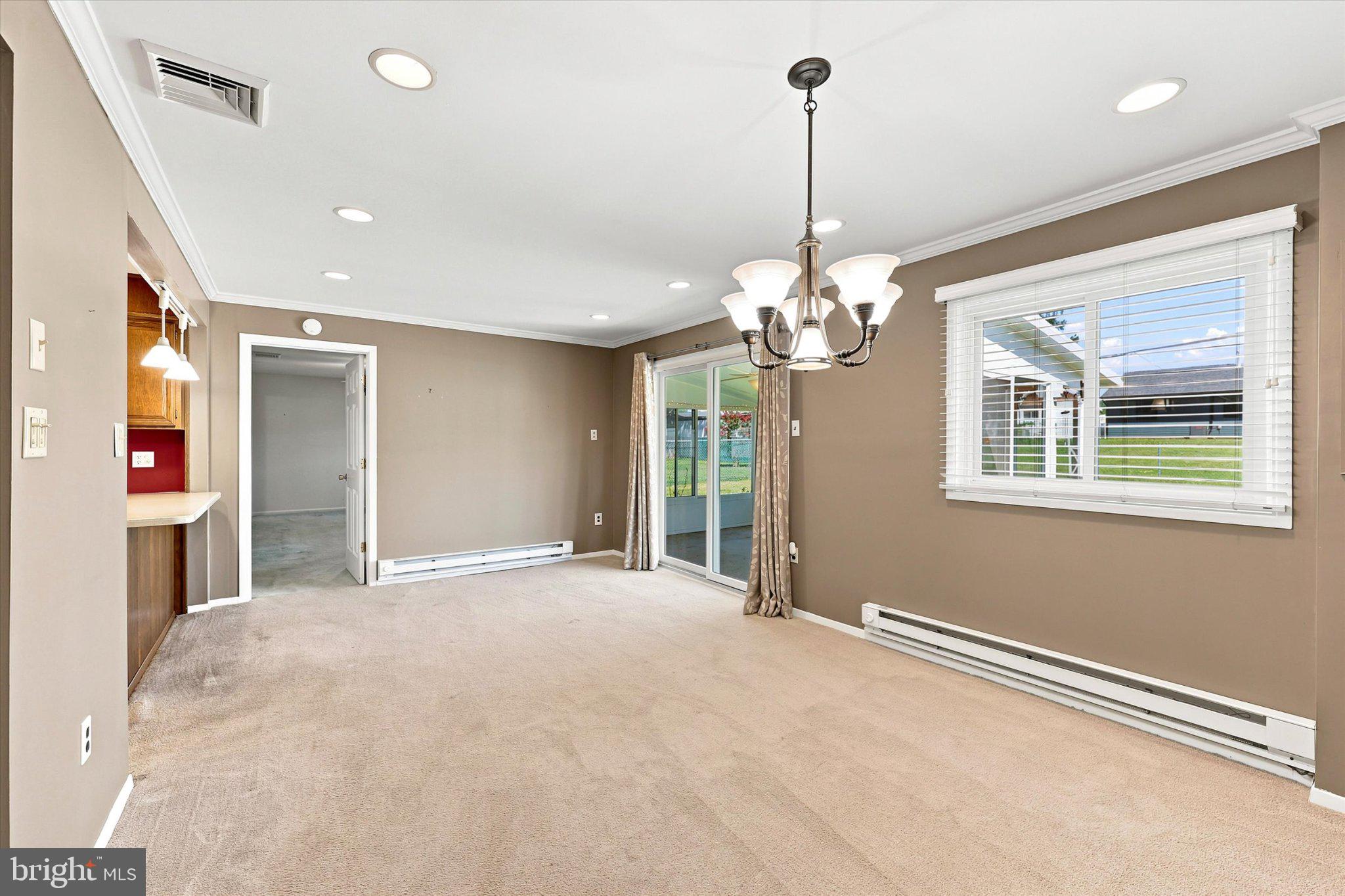 OXFORD VALLEY - Residential