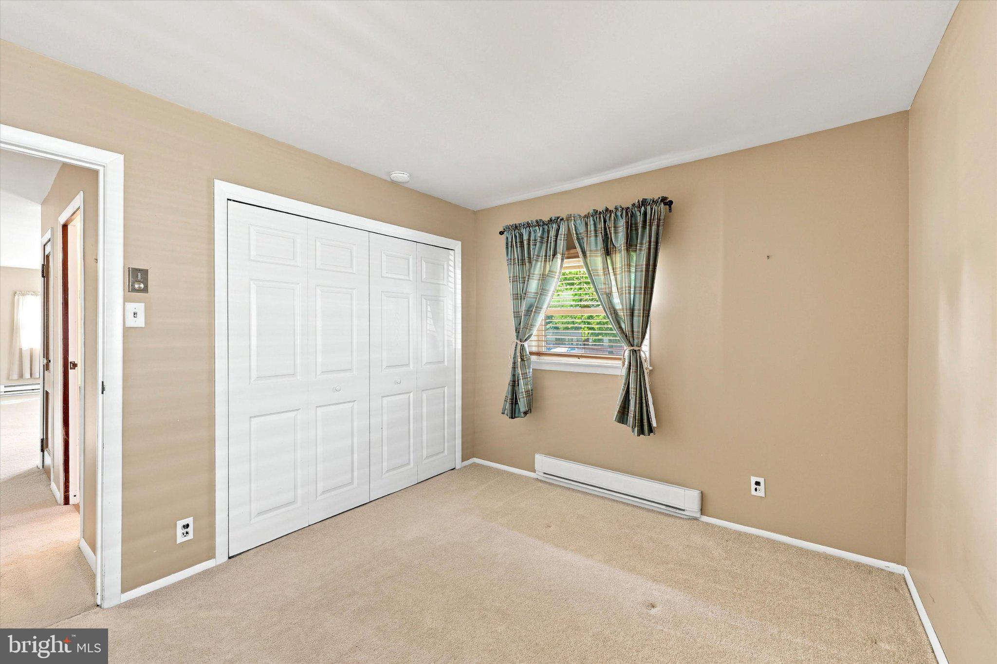 OXFORD VALLEY - Residential