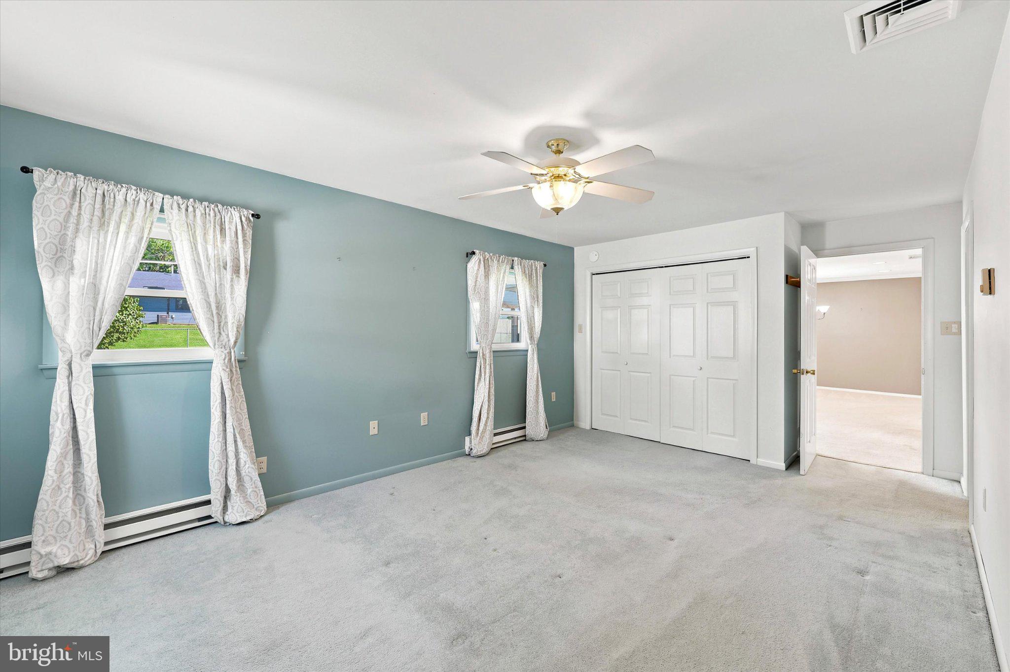OXFORD VALLEY - Residential