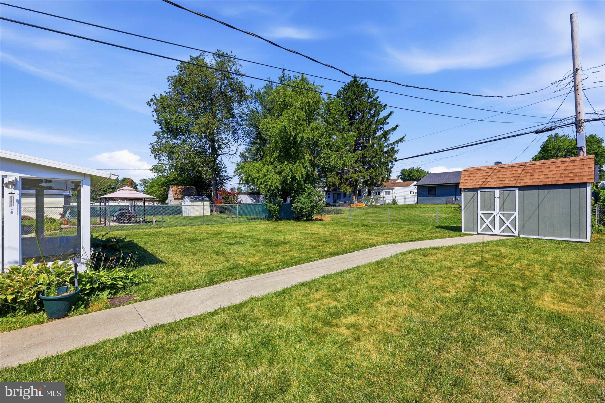 OXFORD VALLEY - Residential