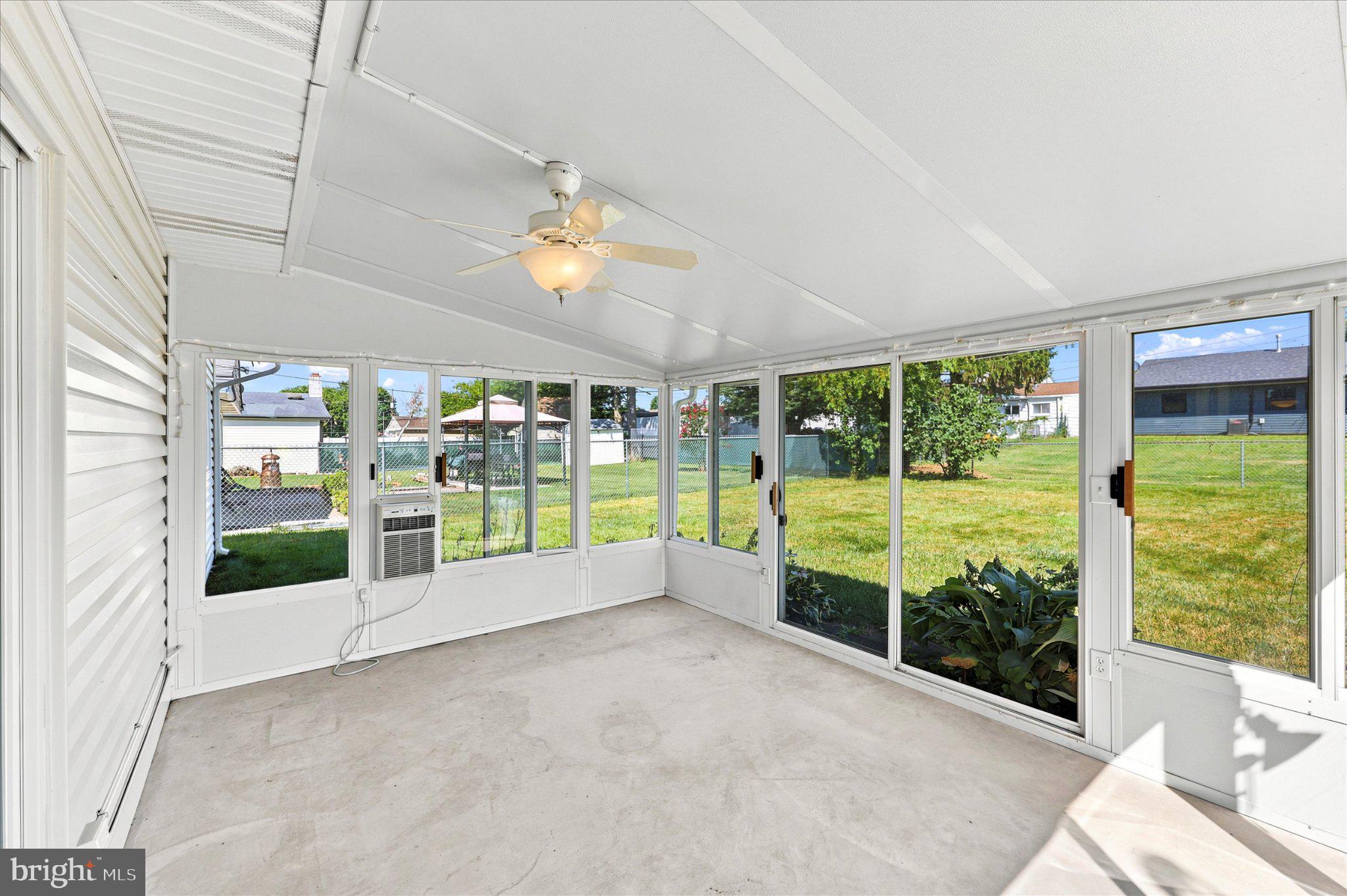 OXFORD VALLEY - Residential