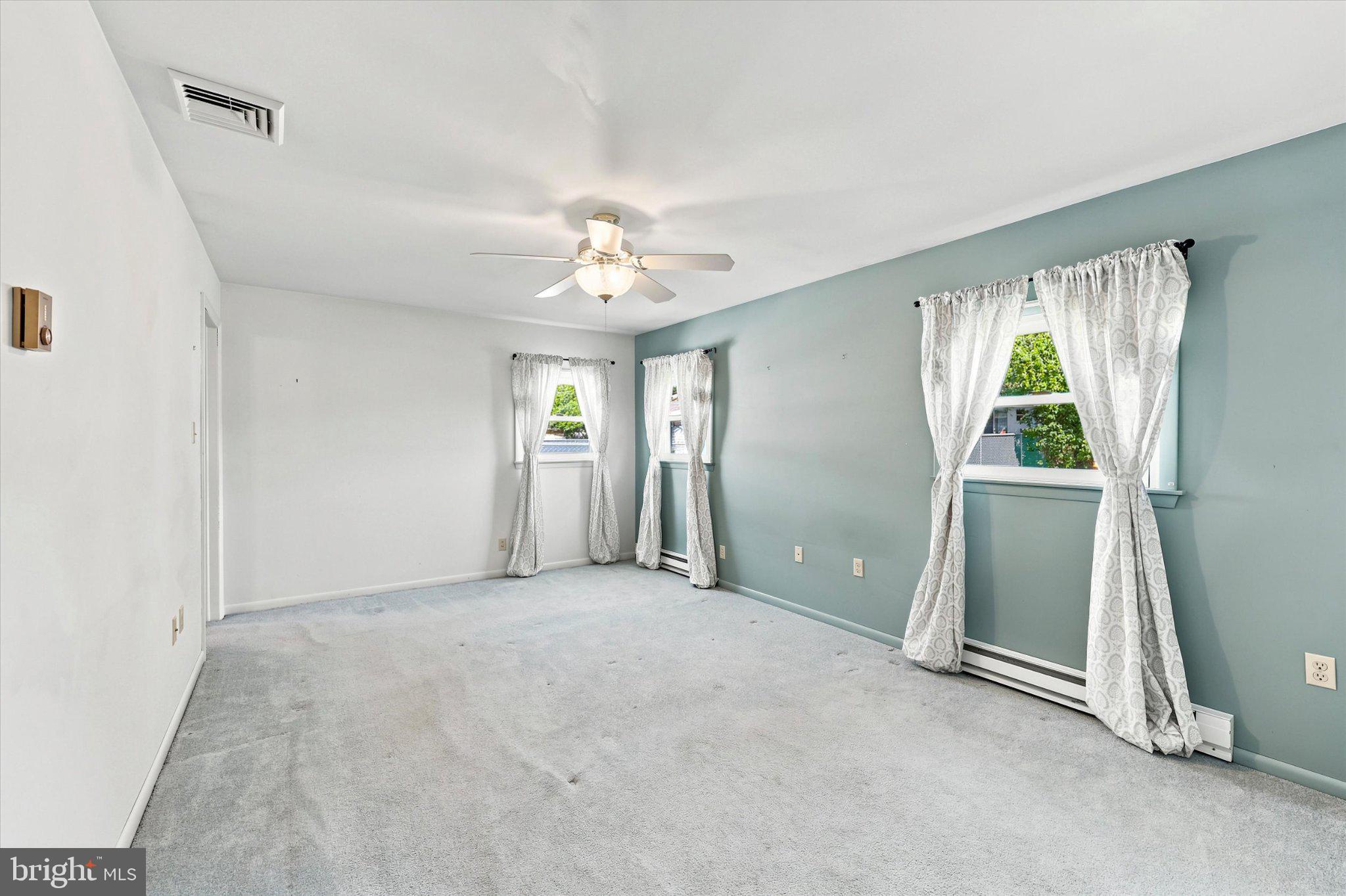 OXFORD VALLEY - Residential