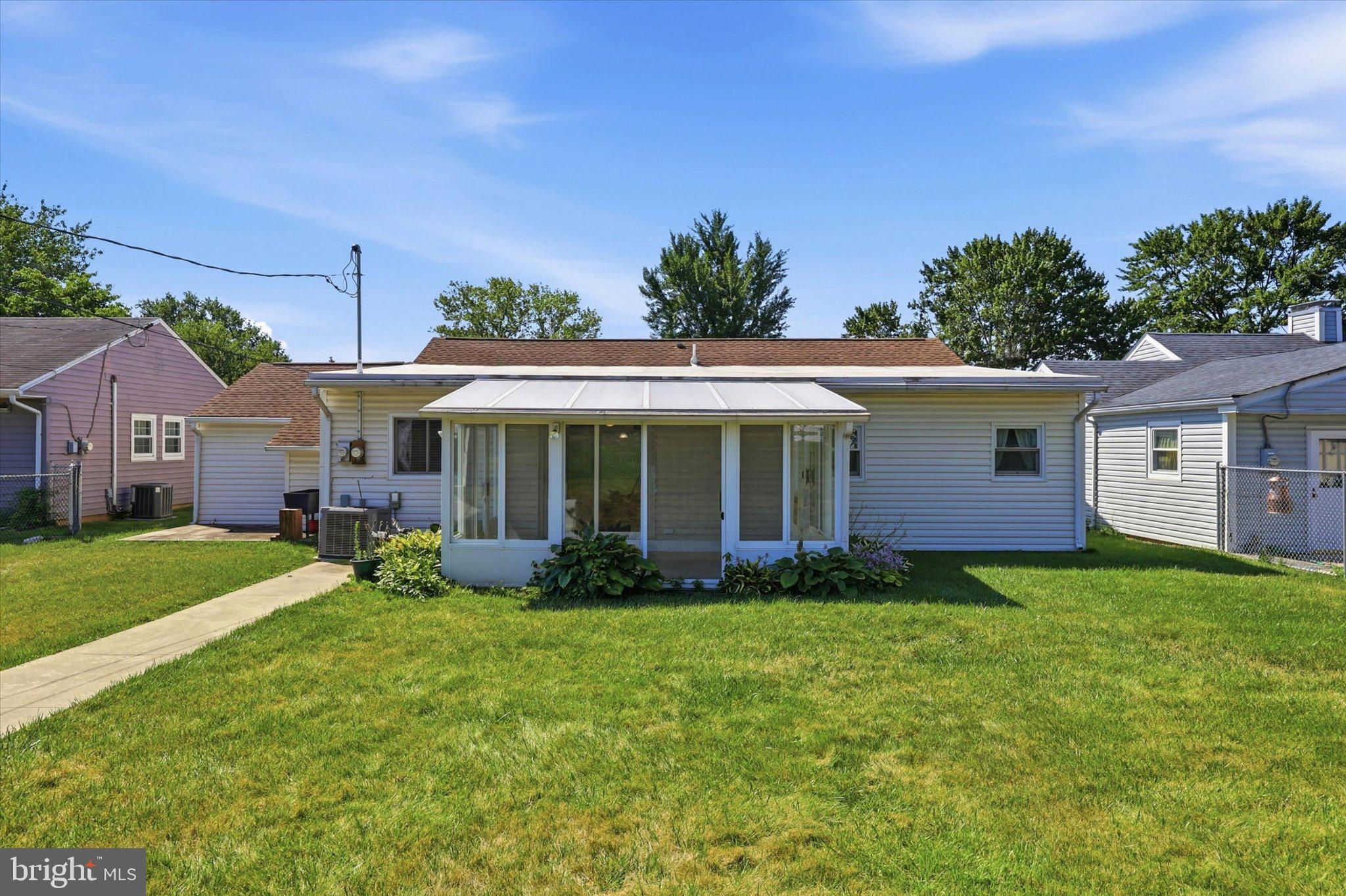 OXFORD VALLEY - Residential