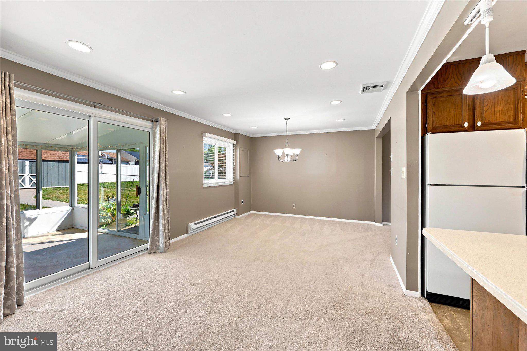 OXFORD VALLEY - Residential