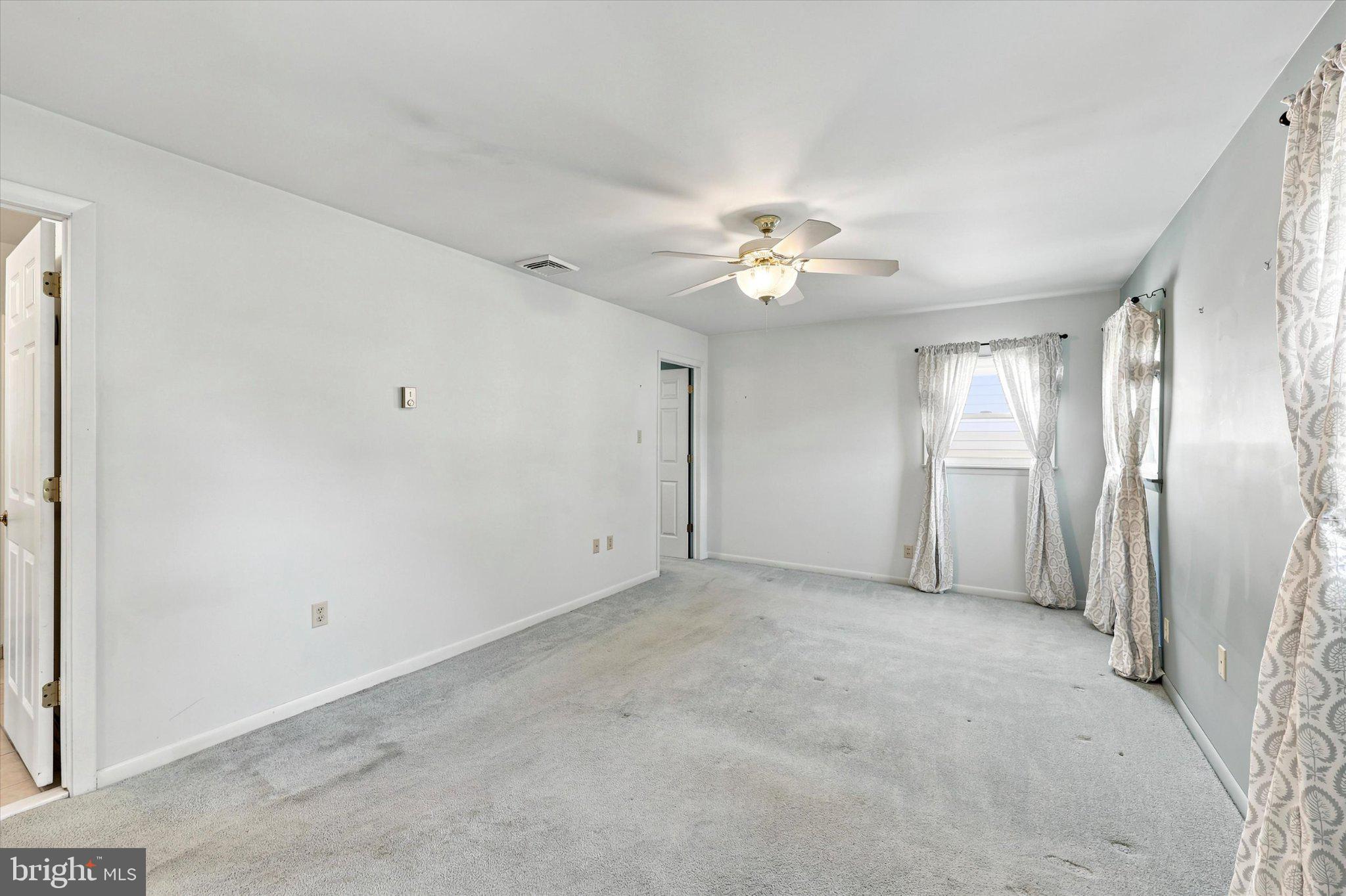 OXFORD VALLEY - Residential