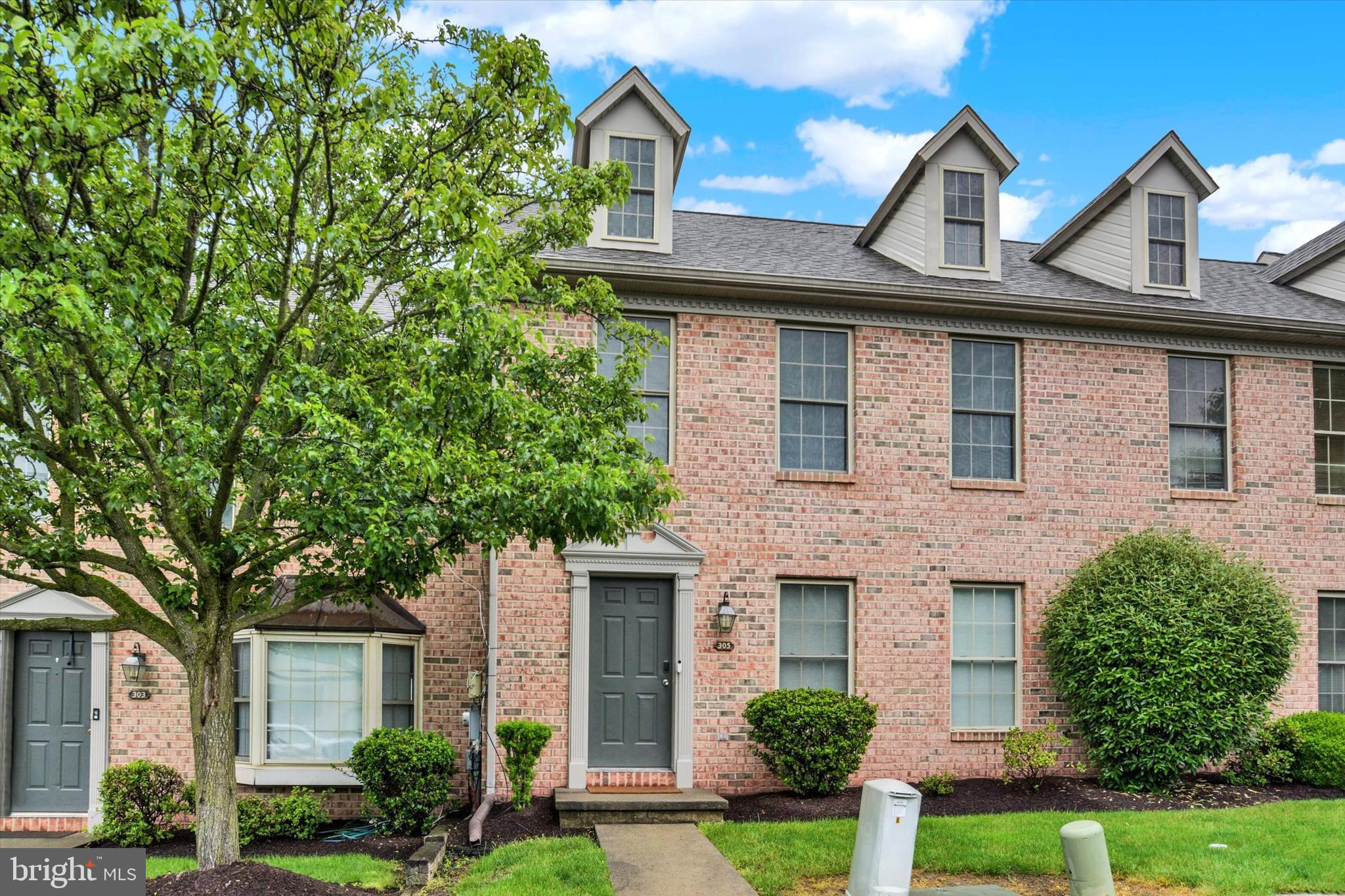 SADDLE RIDGE - Residential