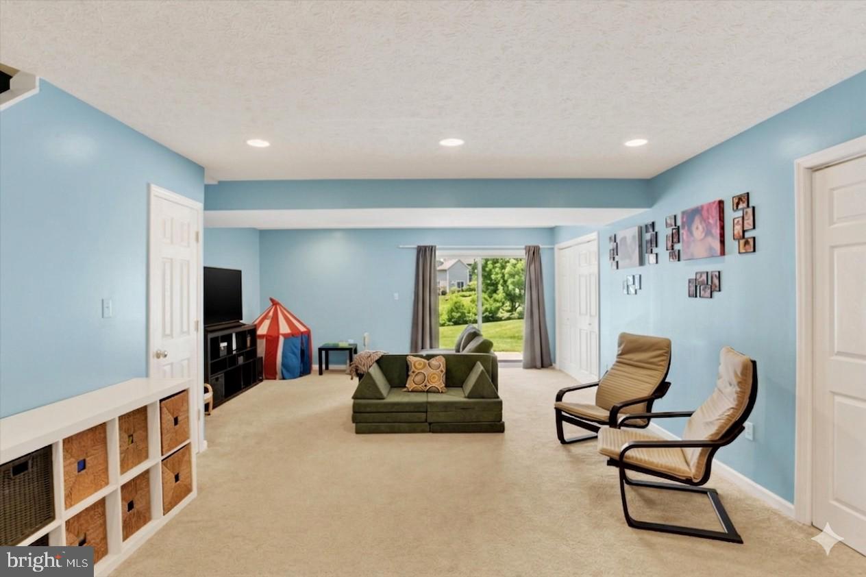SADDLE RIDGE - Residential