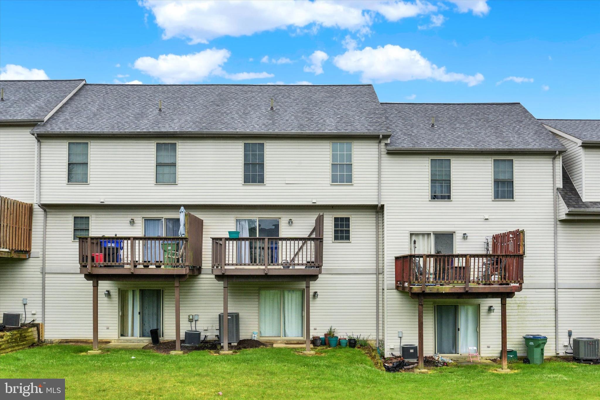 SADDLE RIDGE - Residential