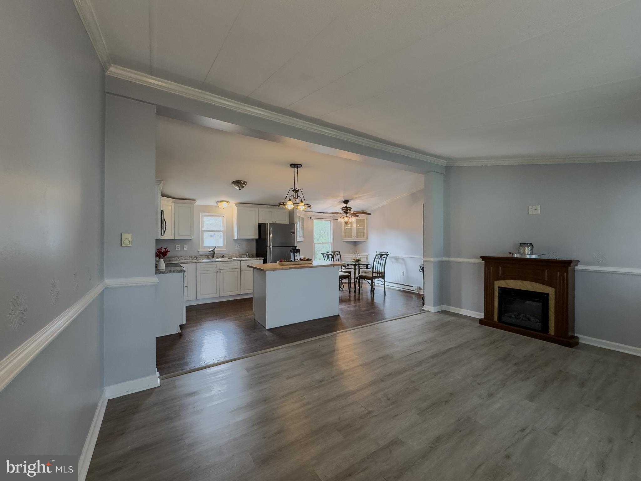 MELODYLAKESCNTRYCLUB - Residential