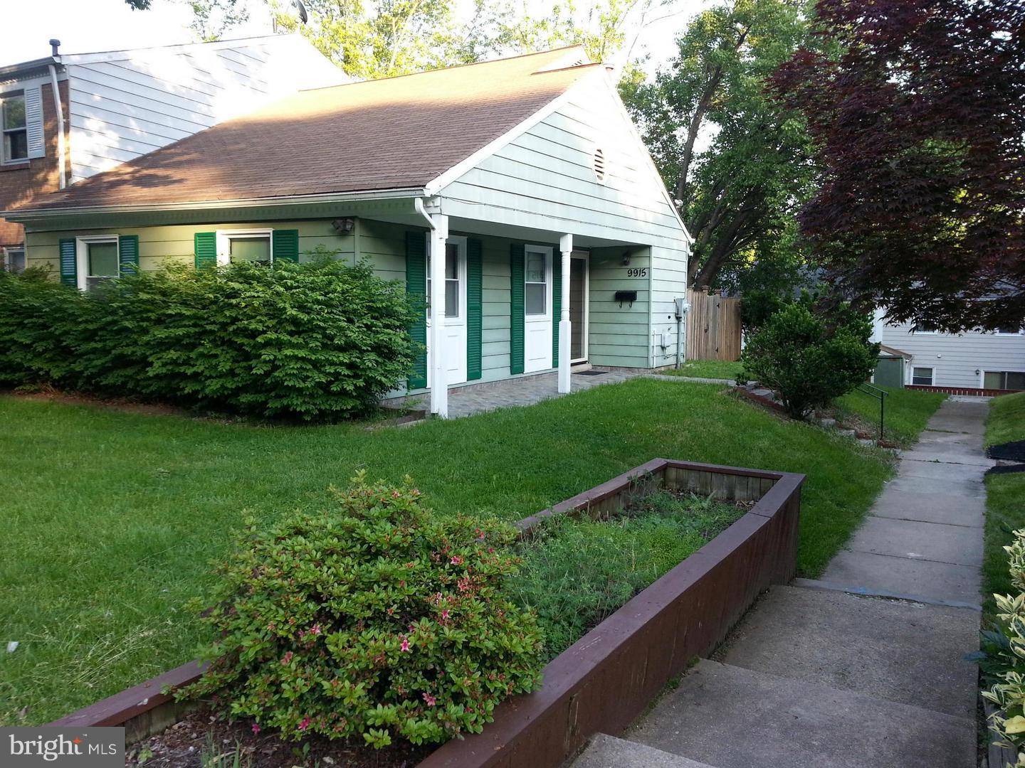 One level living, like new kitchen and baths. Hardwood floors. Private rear yard, fully fenced. End unit for added privacy. Current tenant may be able to vacate by the end of January. Call me with any questions. Close to 295/95 exits. Adjacent to shops, restaurants and the new laurel town center.