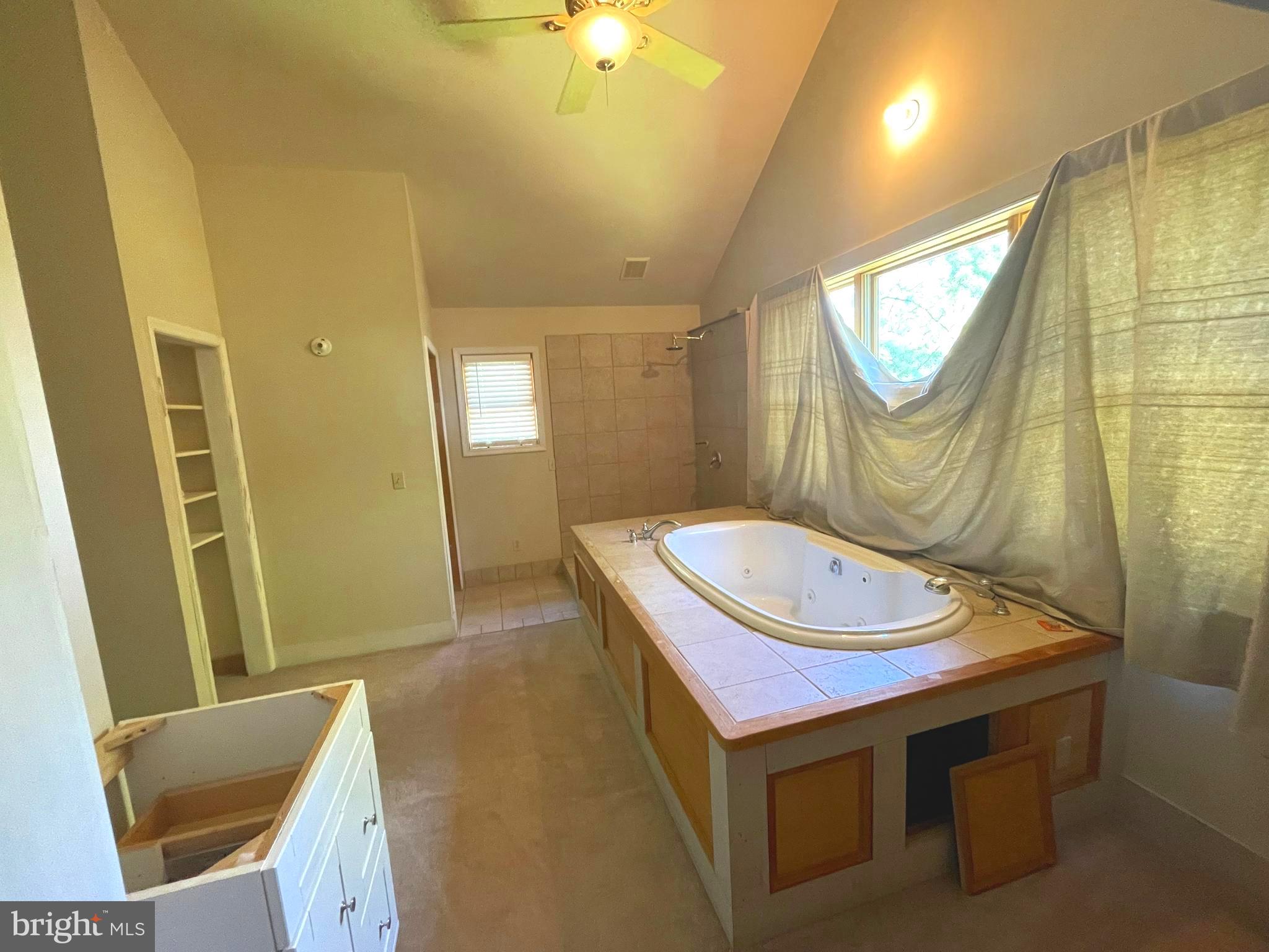 OAK TREE FARMS - Residential