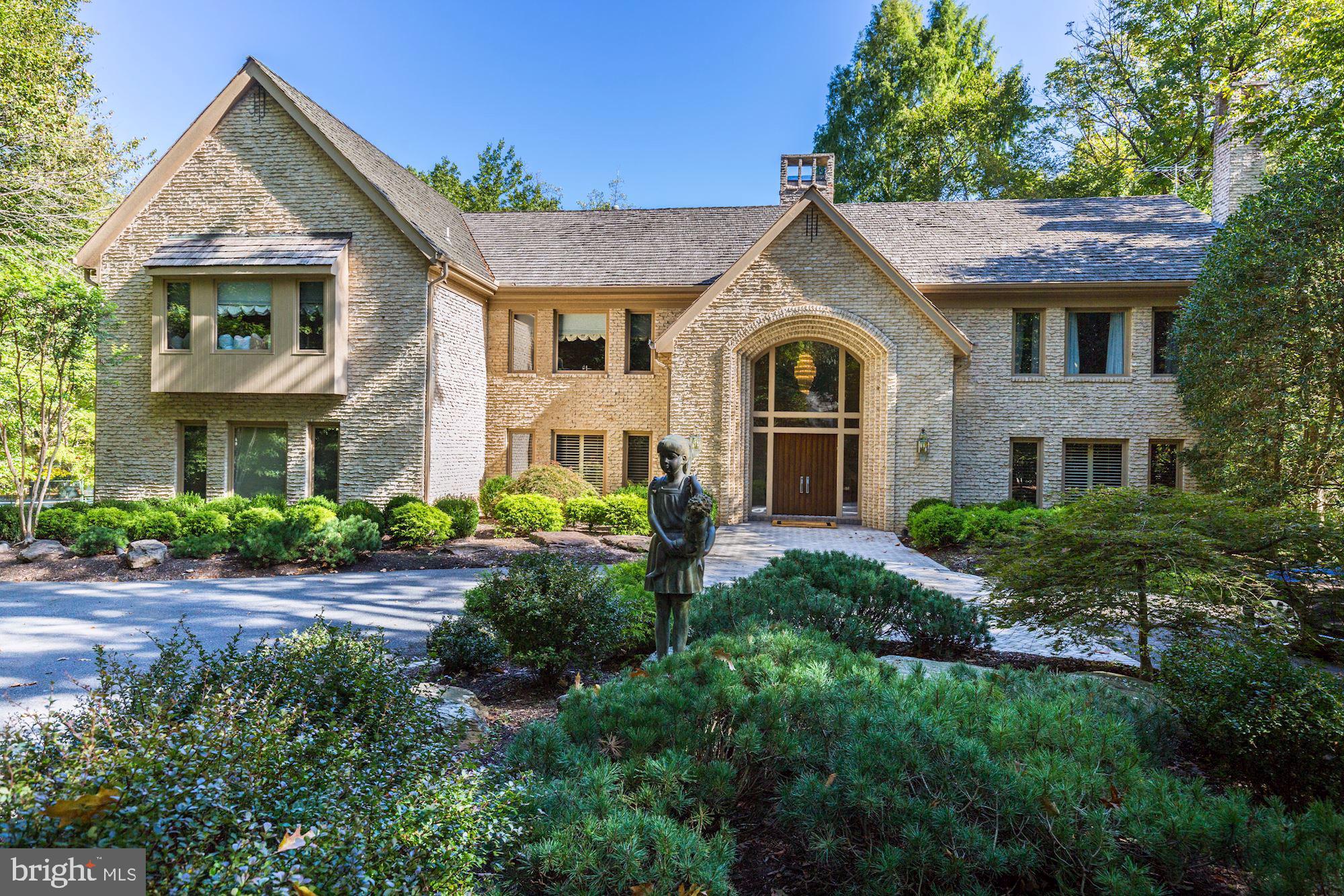 Welcome to 10115 Bentcross Drive, an exquisite Contemporary custom designed and built for its current owners. Sited on two beautifully landscaped acres, with a 40' heated pool and lit Har-Tru clay tennis court, this impressive estate is an entertainer's dream and a quick jaunt to the Village. The embassy size rooms with soaring ceilings and abundance of natural light are a treat to the senses and architecturally impressive. Rarely does a home of this distinction, with unique design, custom crafted finishes and state-of-the-art amenities come to market.It will delight the most discerning upper-bracket home buyer.