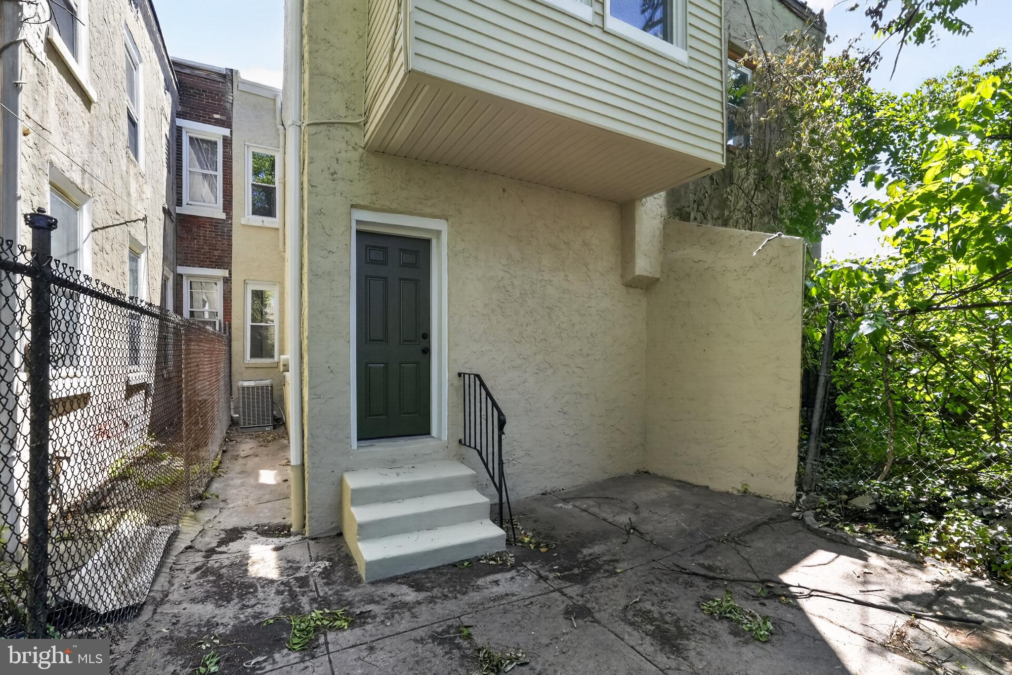 STRAWBERRY MANSION - Residential