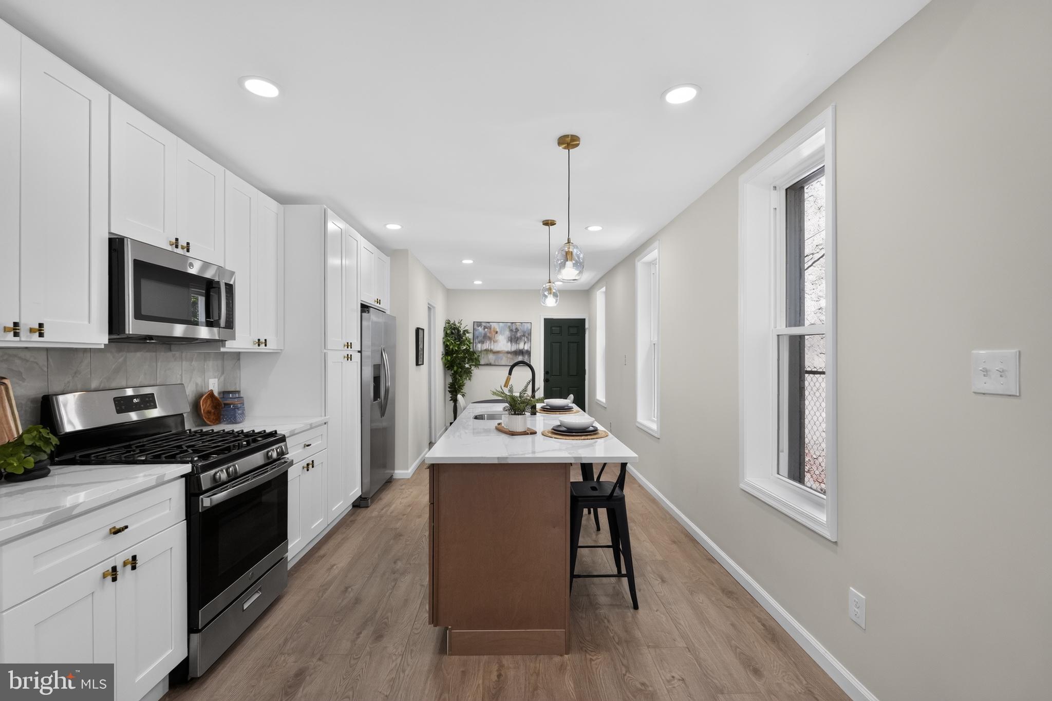 STRAWBERRY MANSION - Residential