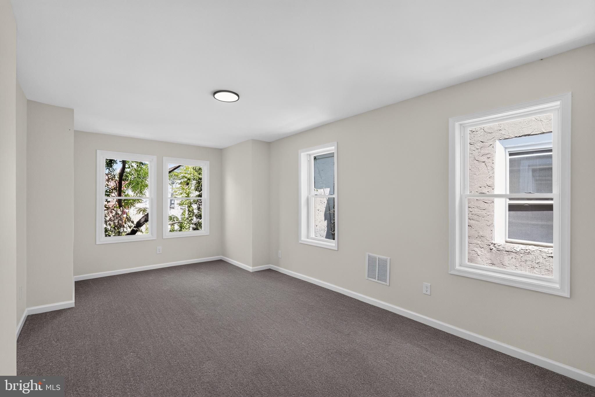 STRAWBERRY MANSION - Residential