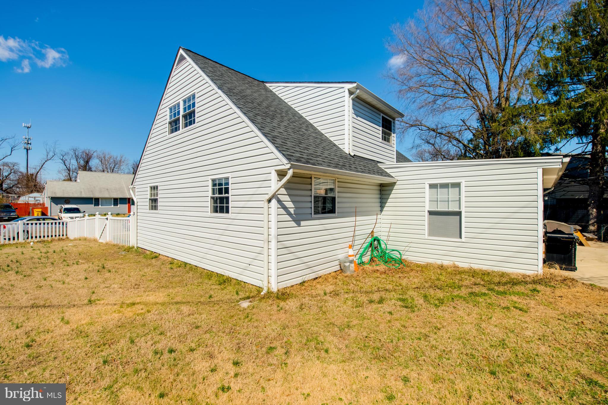 COUNTRY CLUB ESTATES - Residential