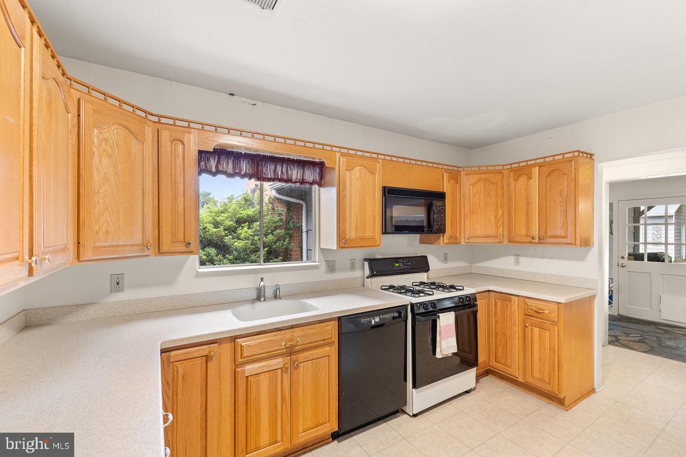 FAIRMONT AVENUE - Residential
