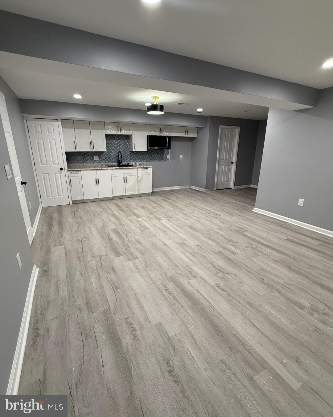 Freshly Finished 2 Bed / 1 Bath Basement for Rent.

Be the first to live in this newly finished 2-bedroom, 1-bath basement with a full kitchen. Bright and spacious, the living room features large windows that let in plenty of natural light. Modern finishes give the space a clean and comfortable feel.

Located just off Route 1—close to shopping, dining, and major commuting routes—while still tucked away in a quiet neighborhood.

Available now – schedule your showing!