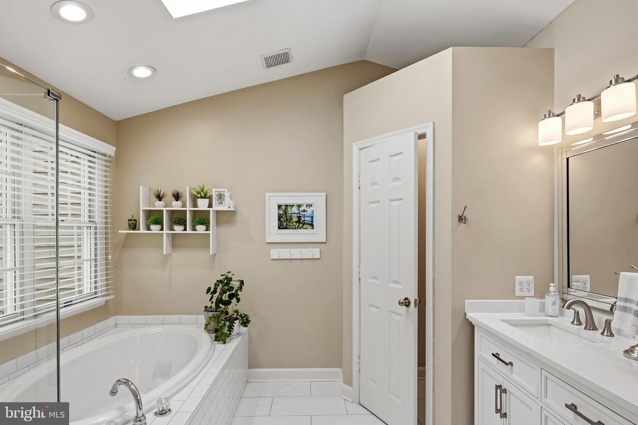 TOWNHOMES OF TIMBERLAND - Residential