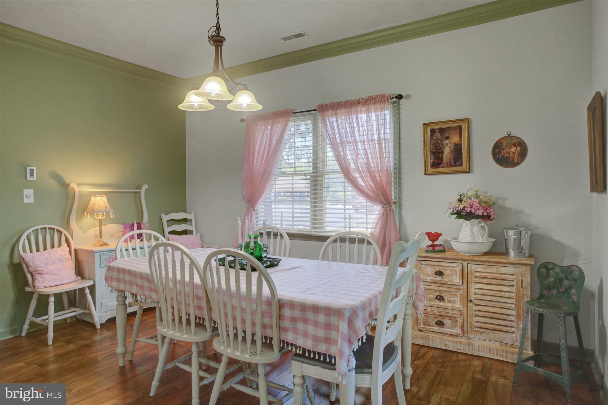 SUMMERLAND MANOR - Residential