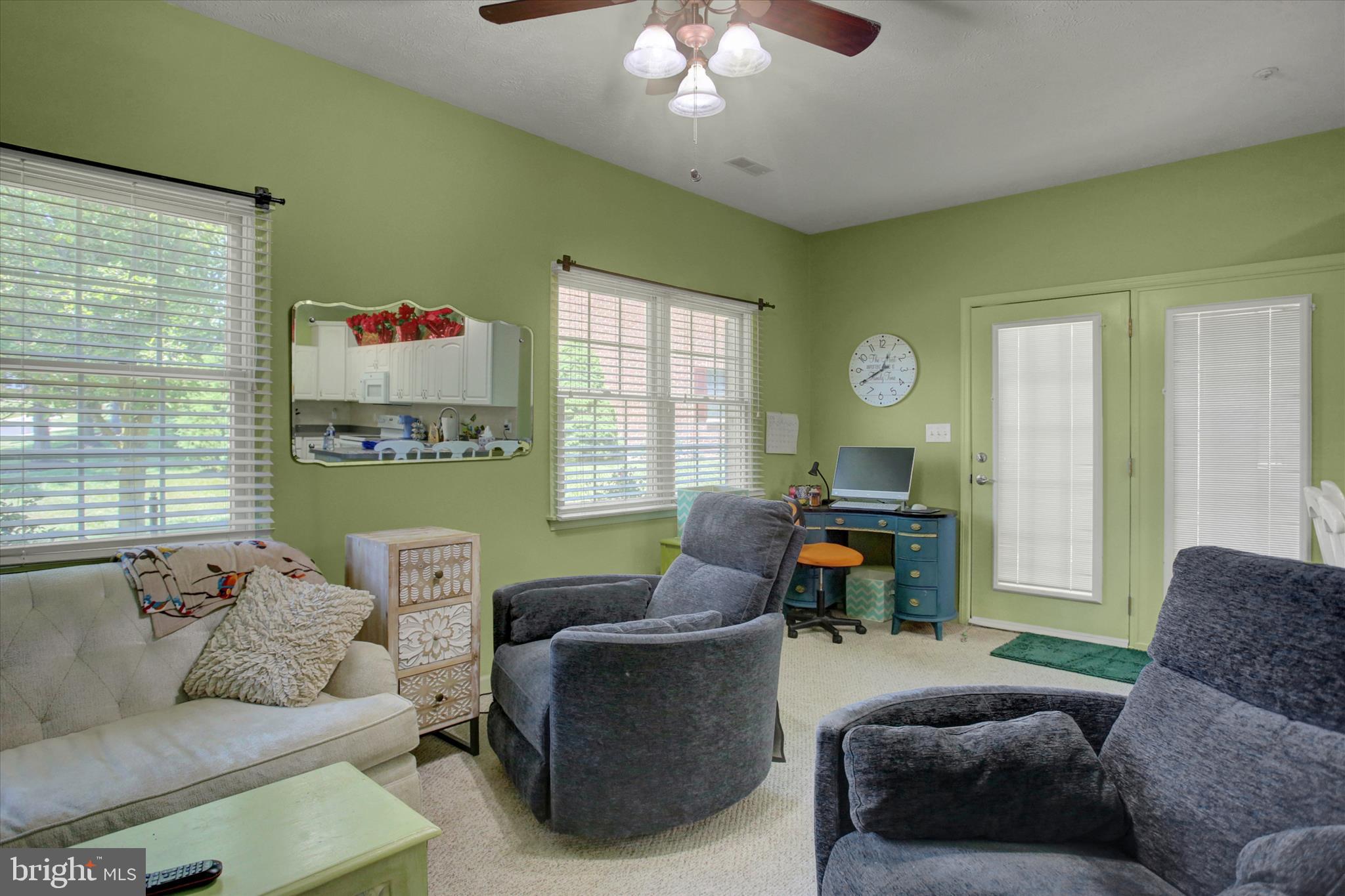 SUMMERLAND MANOR - Residential