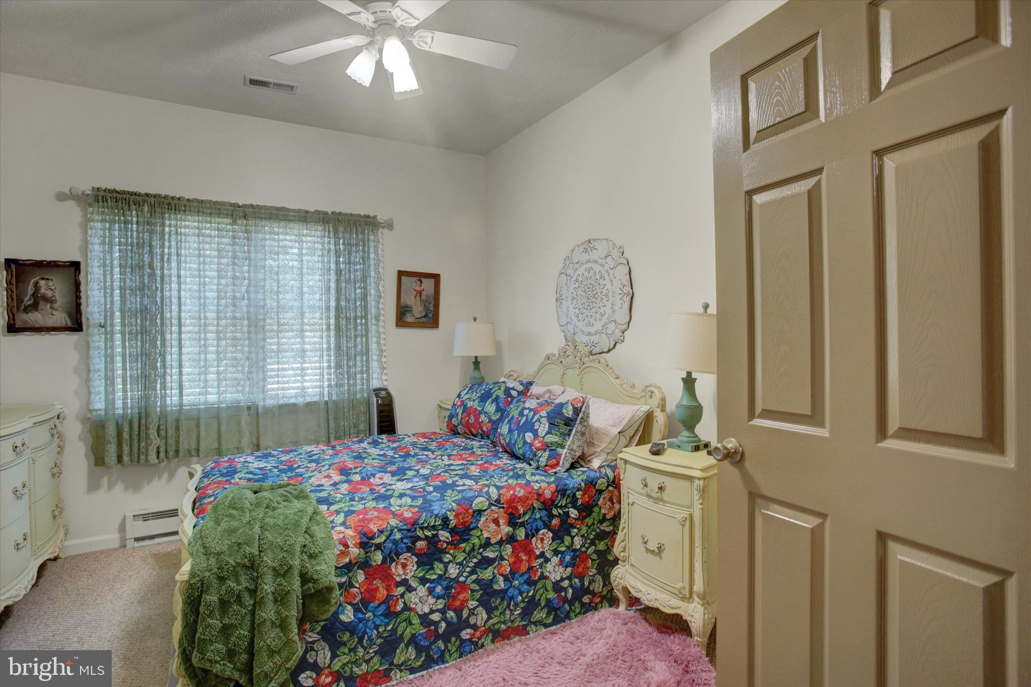 SUMMERLAND MANOR - Residential