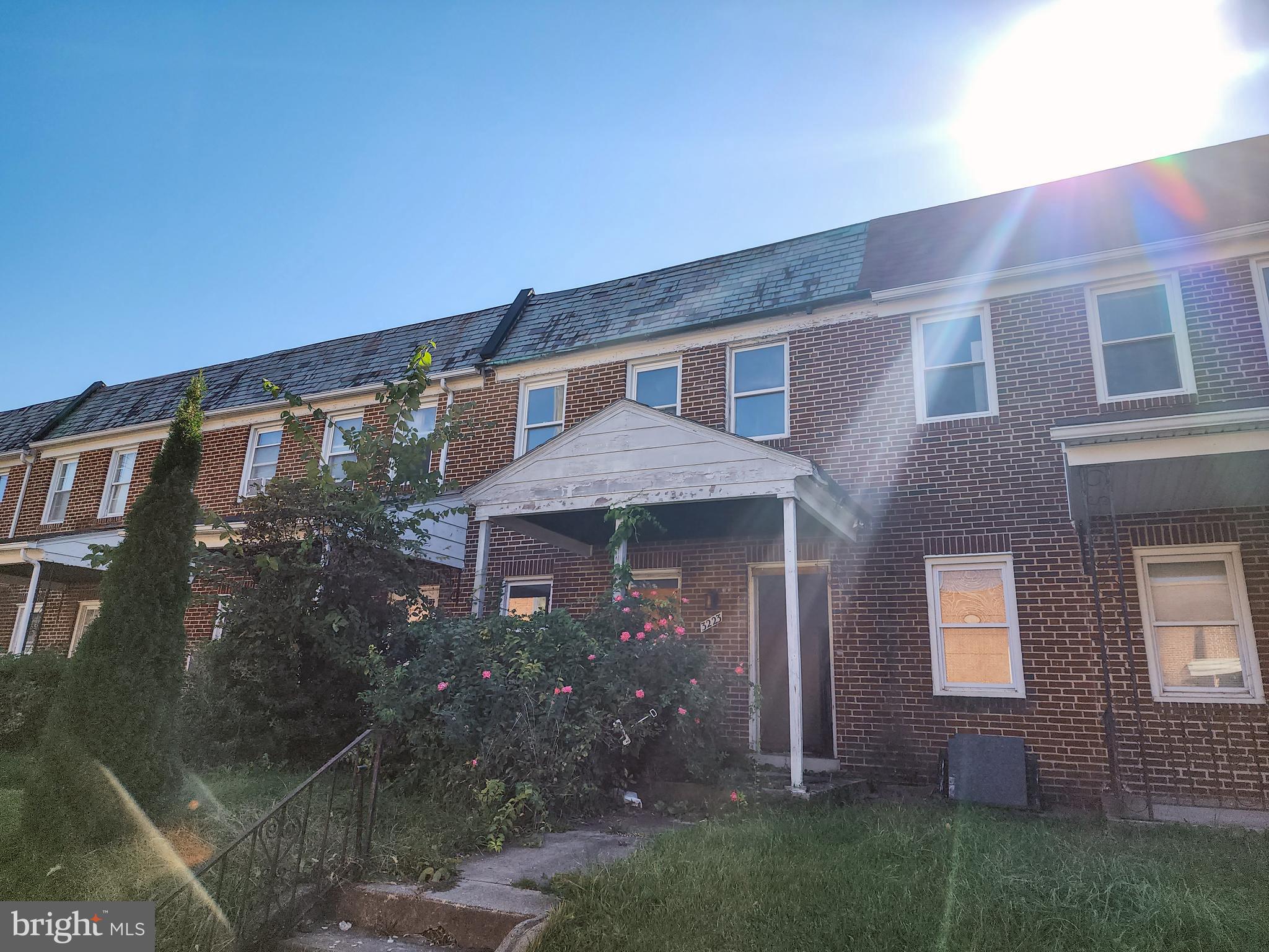 ONLINE AUCTION: Bidding begins 10/20/2023 @ 10:00 AM. Bidding ends 10/24/2023 @ 11:30 AM. List Price is Suggested Opening Bid. Deposit: $5,000. 2 Story Townhouse located in the Central Park Heights area. BLOCKS to the Pimlico Race Track. JUST MINUTES to Sinai Hospital. Easy access to major traffic artery Park Heights Ave.