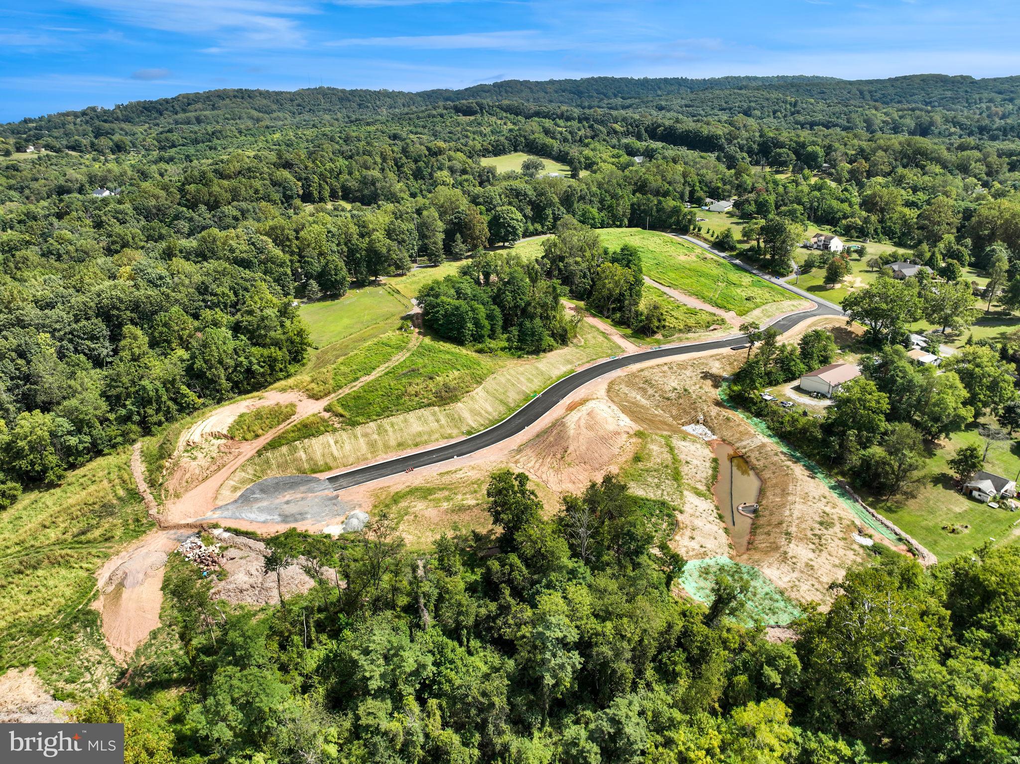 OAK HILL - Land