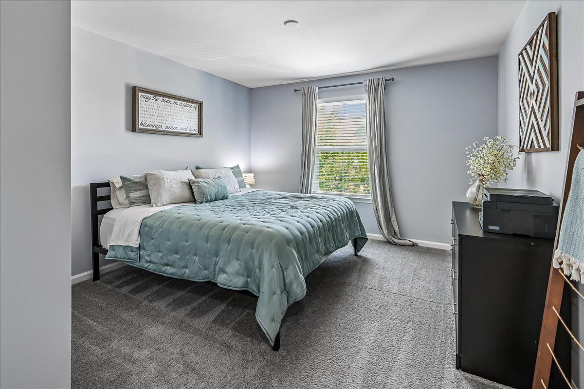 CREEKSIDE VILLAGE - Residential