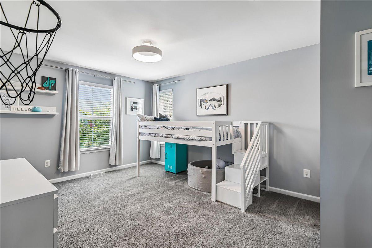 CREEKSIDE VILLAGE - Residential