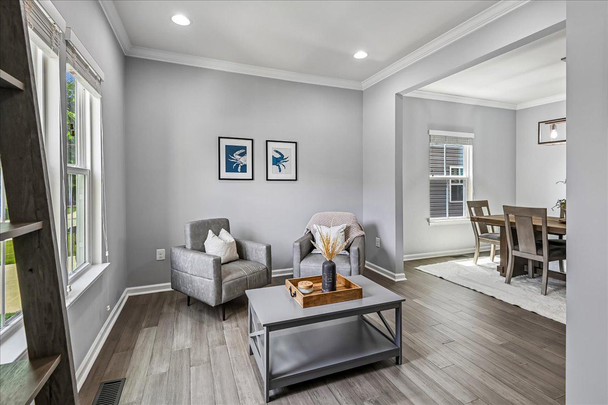 CREEKSIDE VILLAGE - Residential