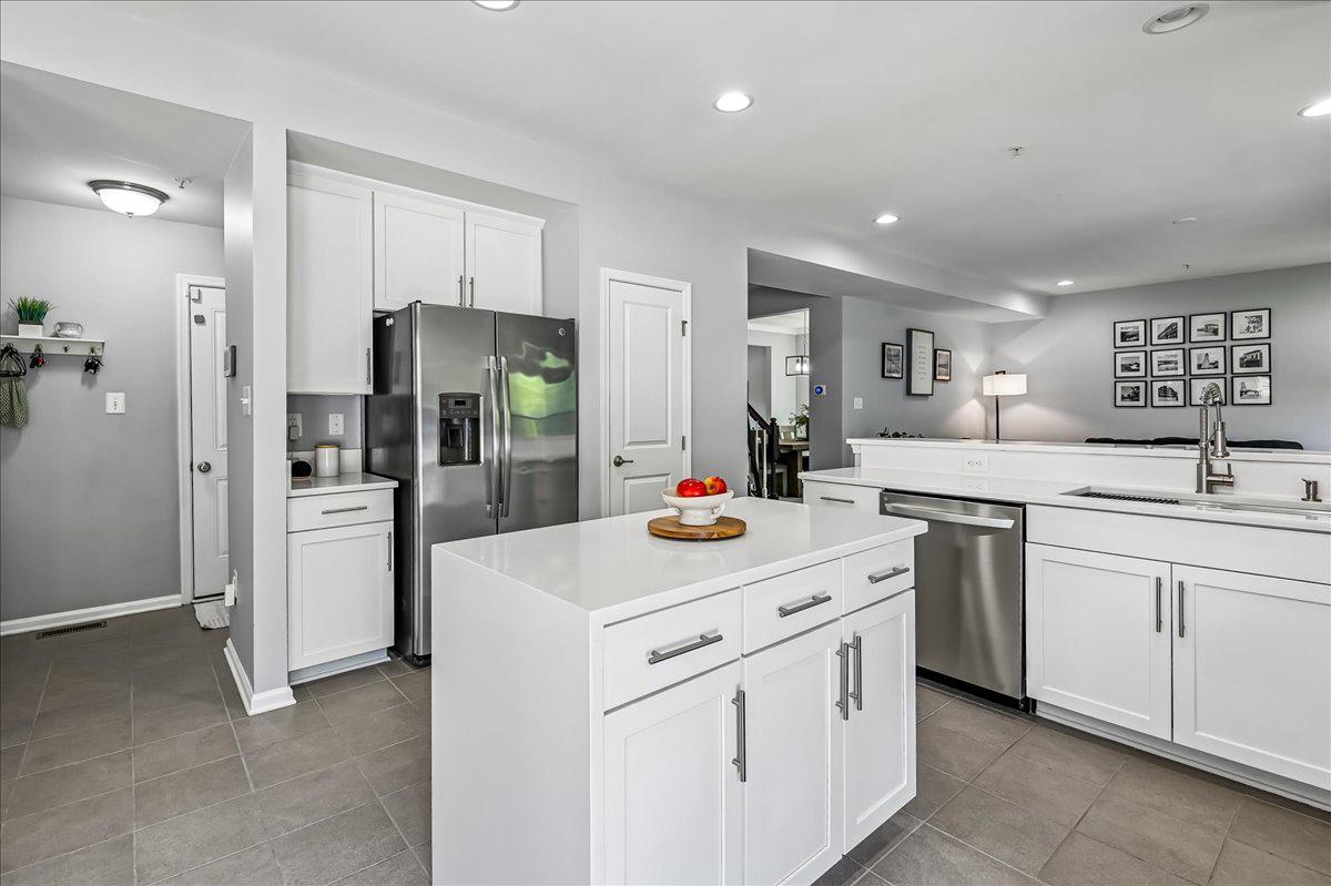 CREEKSIDE VILLAGE - Residential