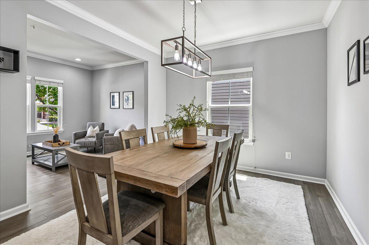 CREEKSIDE VILLAGE - Residential
