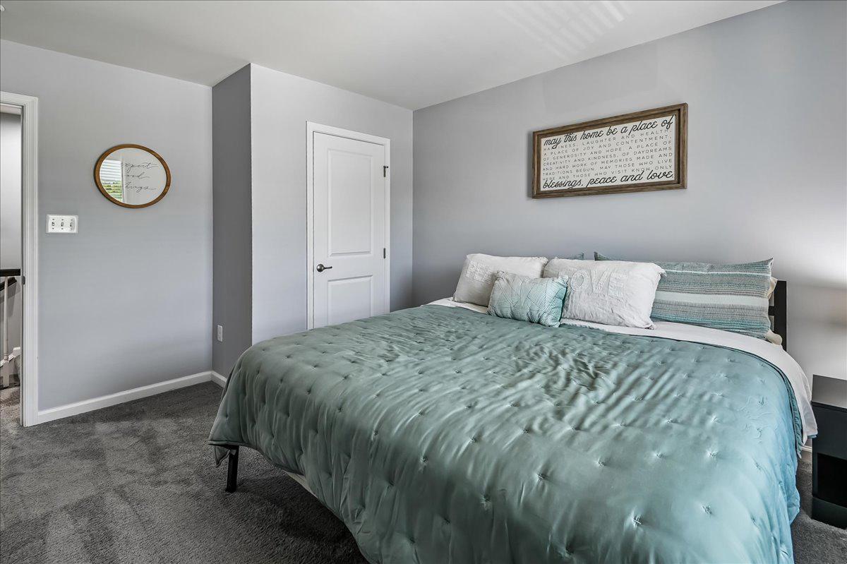 CREEKSIDE VILLAGE - Residential