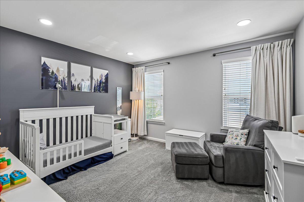 CREEKSIDE VILLAGE - Residential