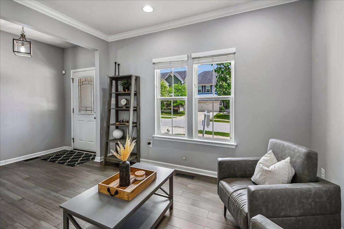CREEKSIDE VILLAGE - Residential