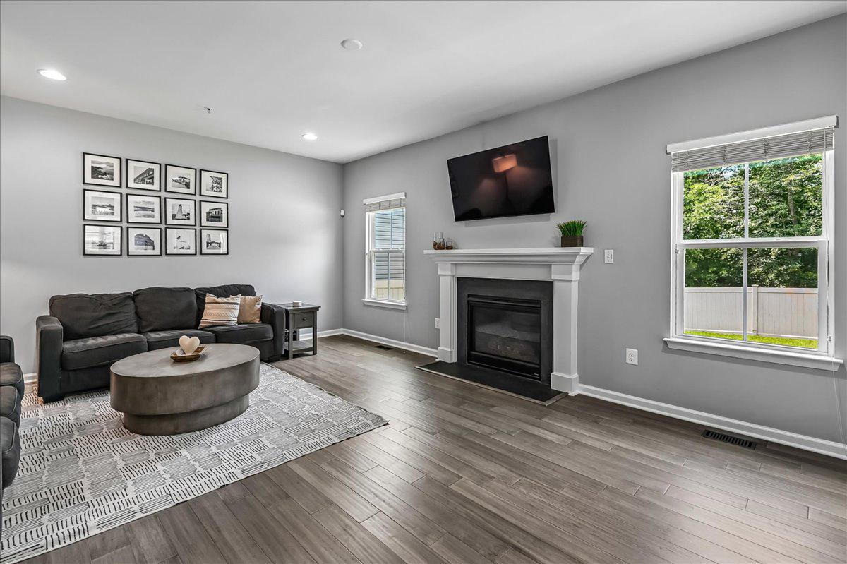 CREEKSIDE VILLAGE - Residential