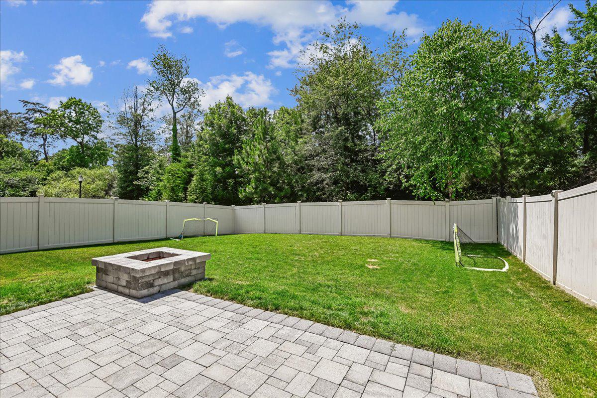 CREEKSIDE VILLAGE - Residential