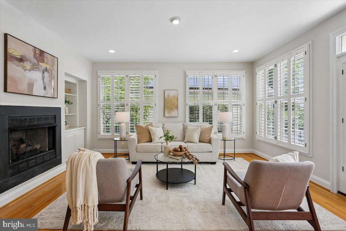 KING FARM WATKINS POND - Residential