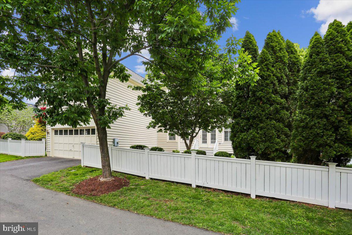 KING FARM WATKINS POND - Residential