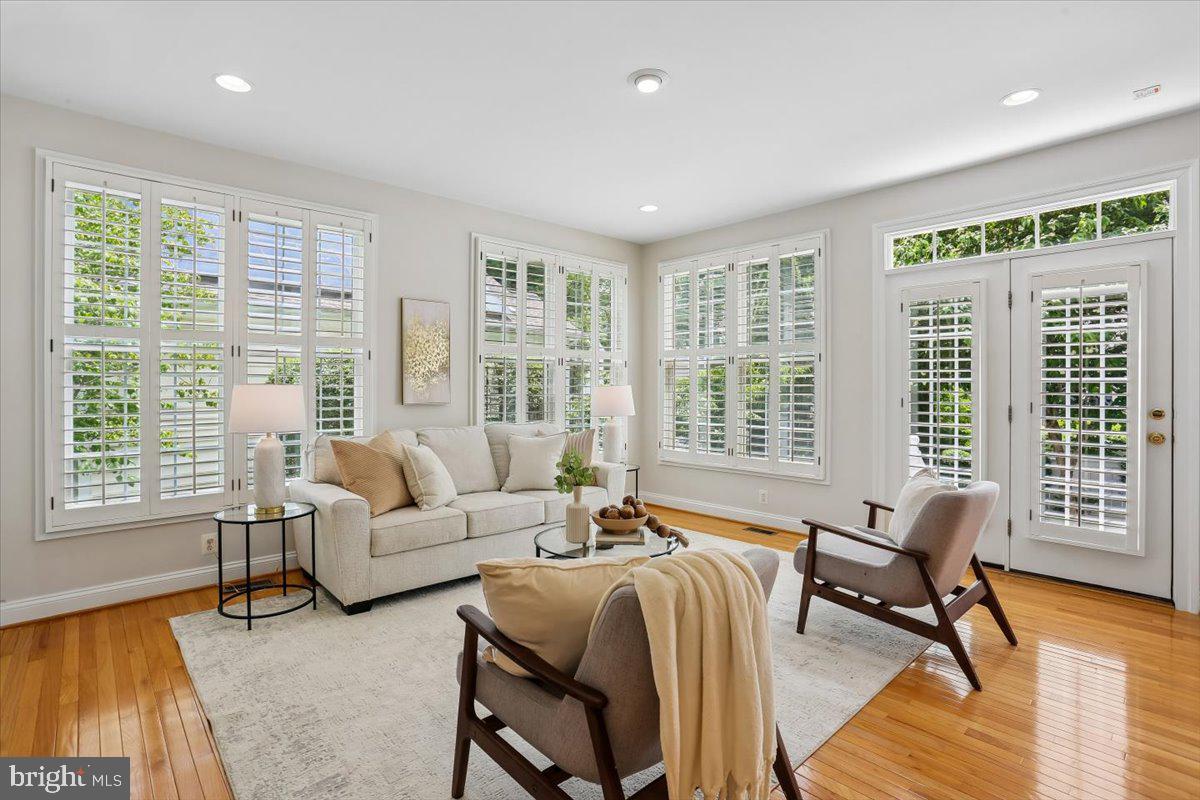 KING FARM WATKINS POND - Residential