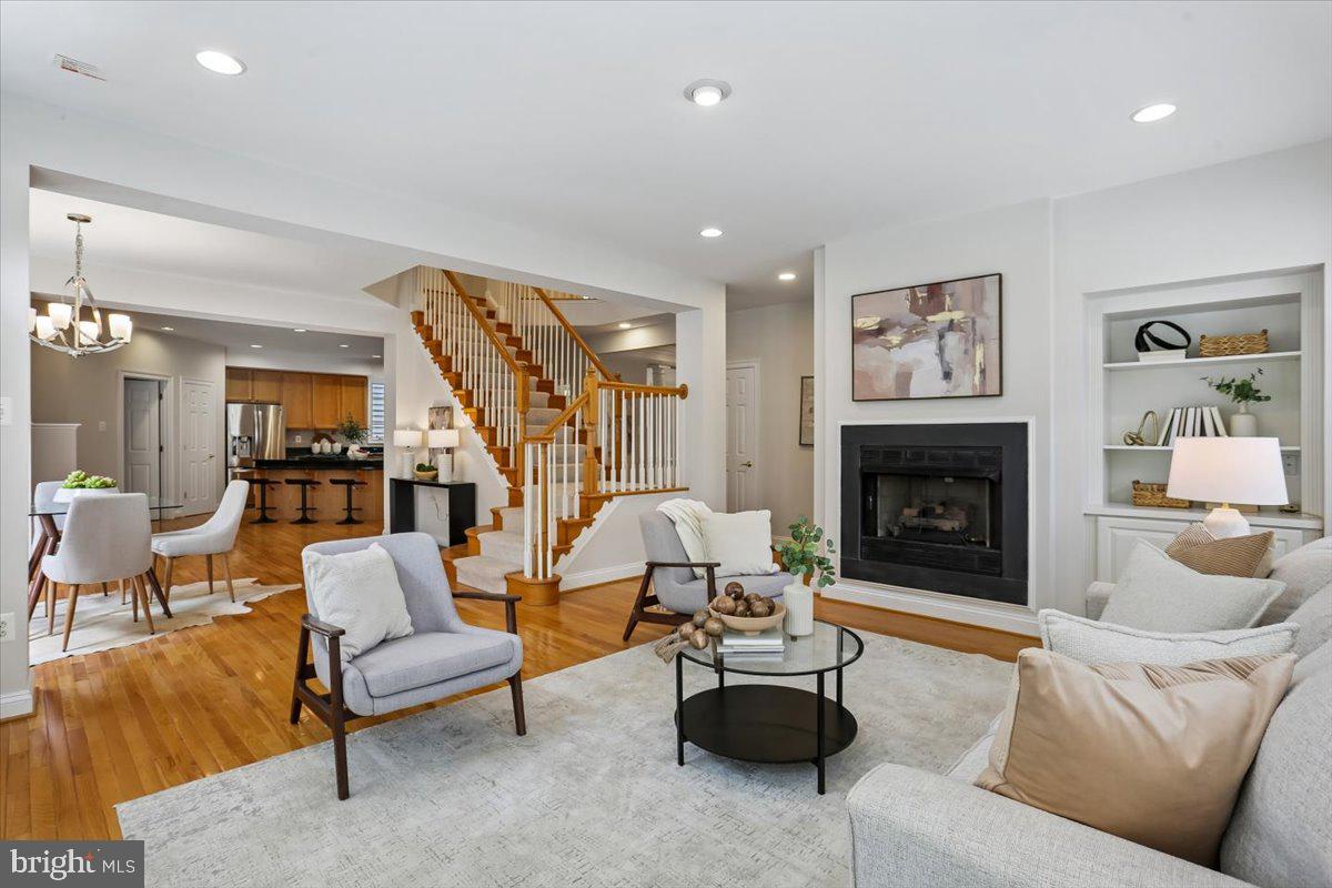 KING FARM WATKINS POND - Residential