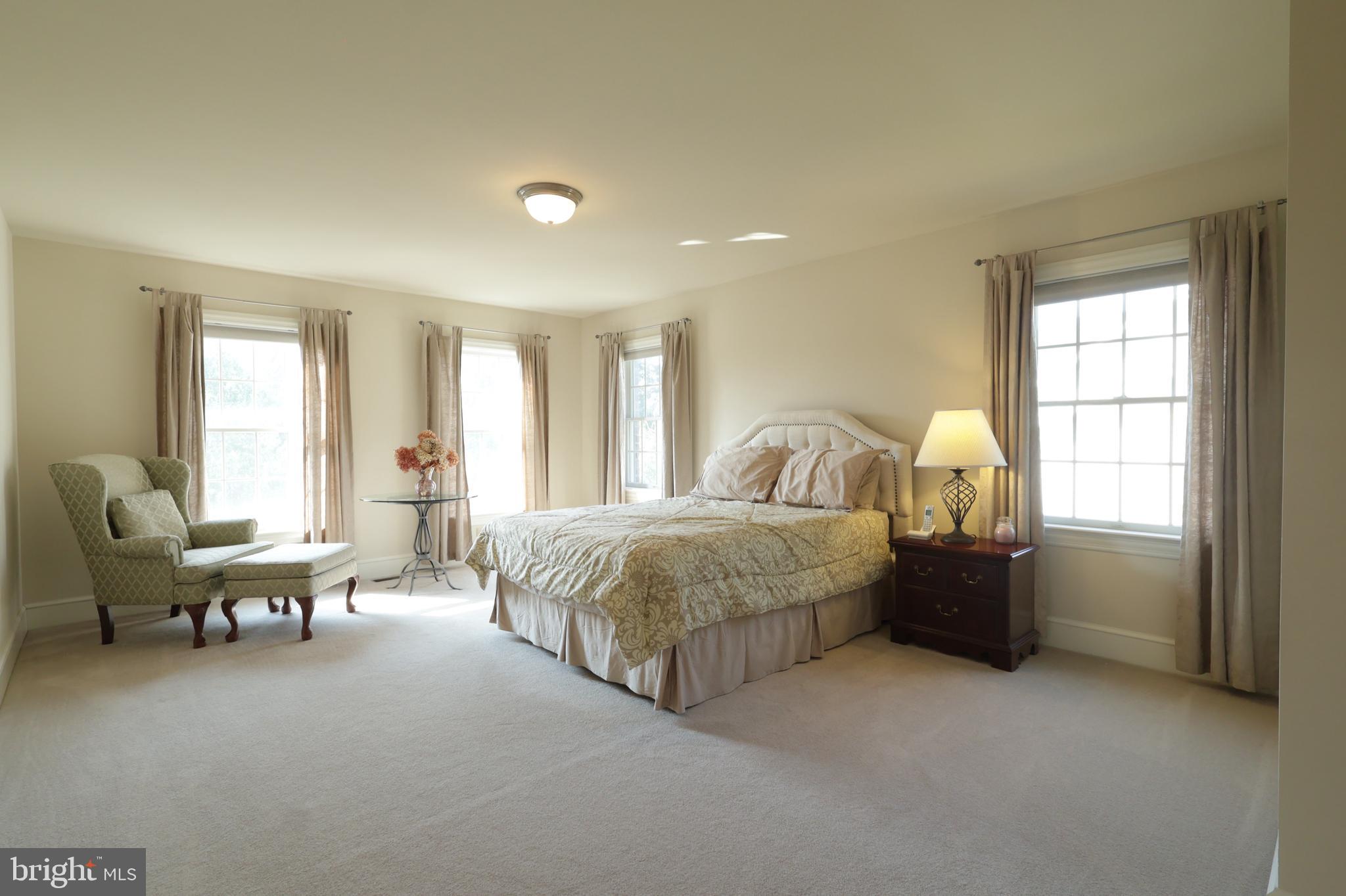 THOMPSON WOODS - Residential